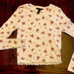 Sz small forever 21 NWOT floral ruffle trim top